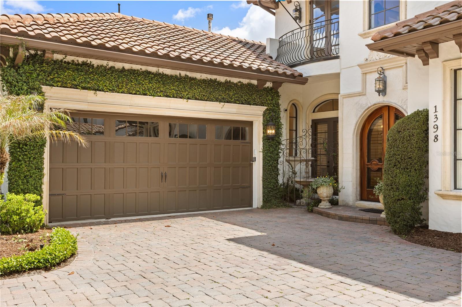 SYLVAN LAKE SHORES - Residential