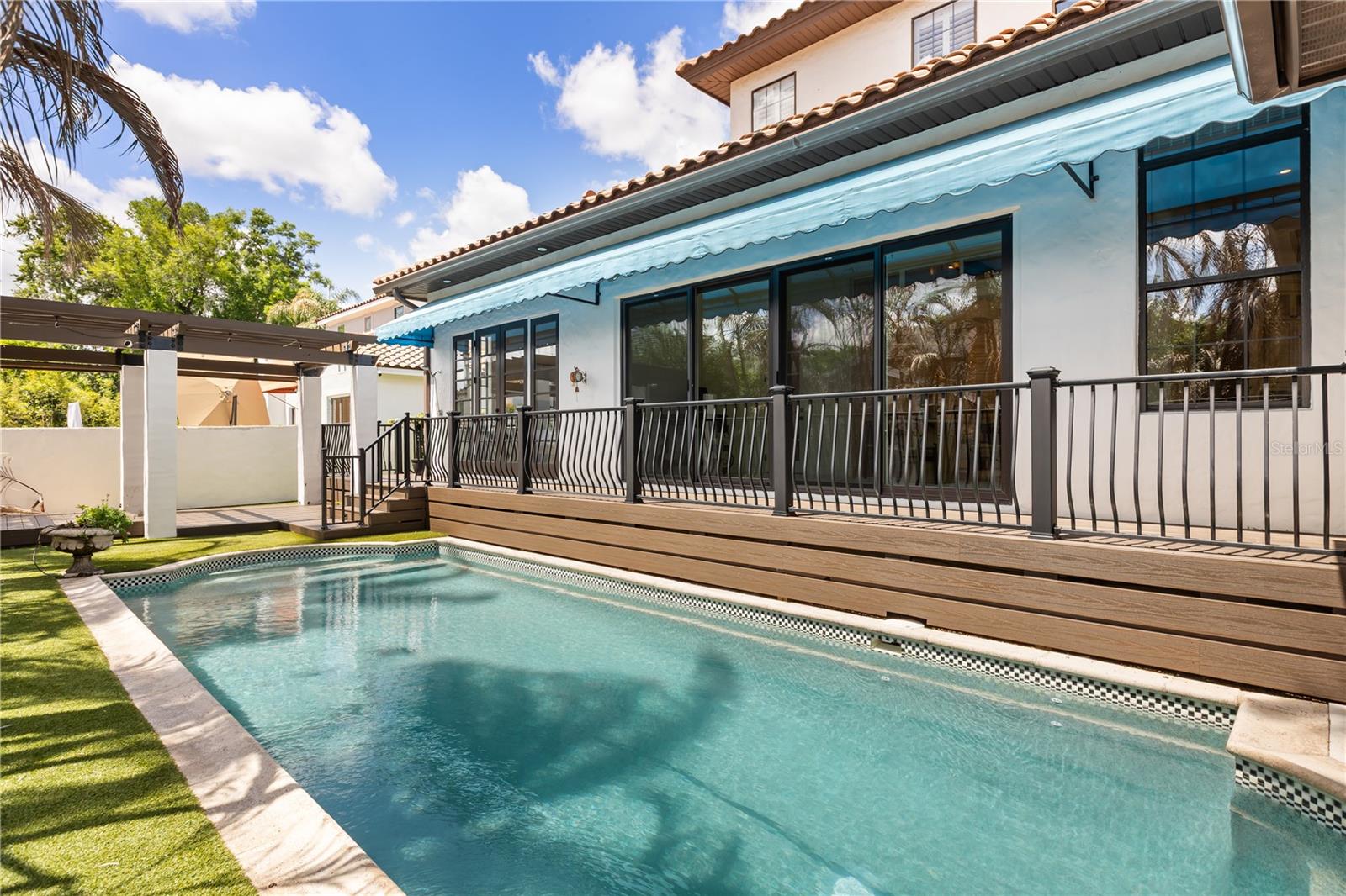 SYLVAN LAKE SHORES - Residential