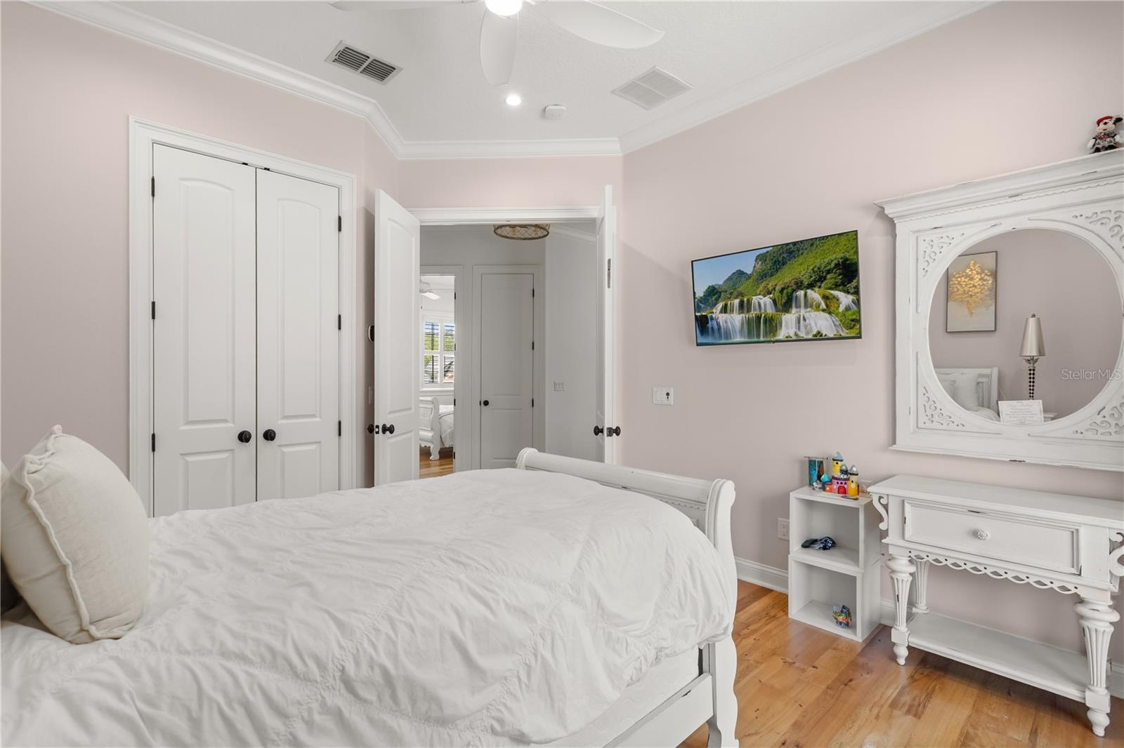 SYLVAN LAKE SHORES - Residential