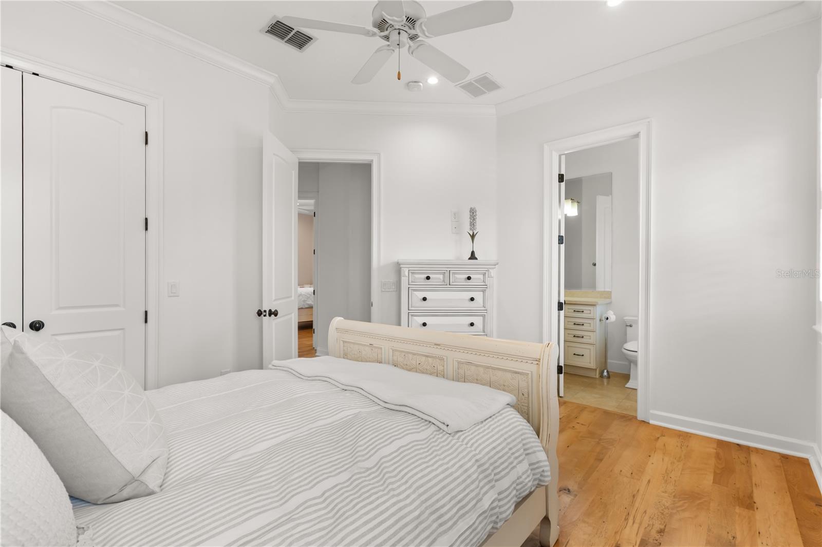 SYLVAN LAKE SHORES - Residential