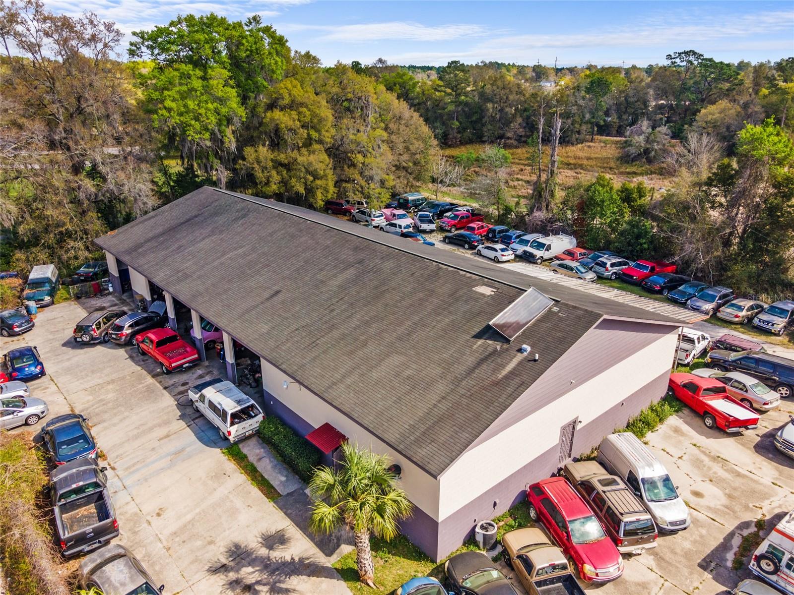 Looking for a prime location for your business? Look no further than this outstanding commercial building! With 7500 sq. ft. of space and 10 spacious bays, this warehouse is perfect for a wide range of industrial applications. Plus, there's an office and both public and private restrooms for added convenience.
This property has been home to Gallo's Transmission & Auto Repair for over 25 years, making it a well-known and respected location in the area. While the business is not for sale, you can purchase the real estate and make it your own. Don't miss out on this incredible opportunity to take your business to the next level!