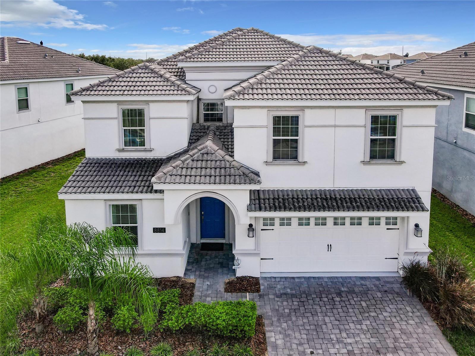 8814 INTERLOCKING COURT