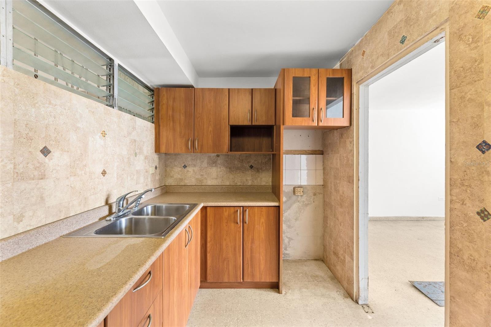 CONDOMINIUM SON SID - Residential