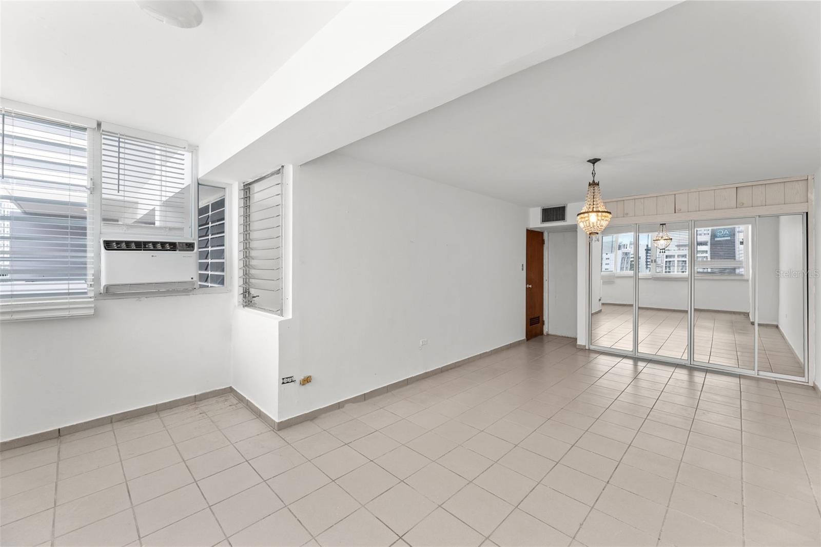 CONDOMINIUM SON SID - Residential