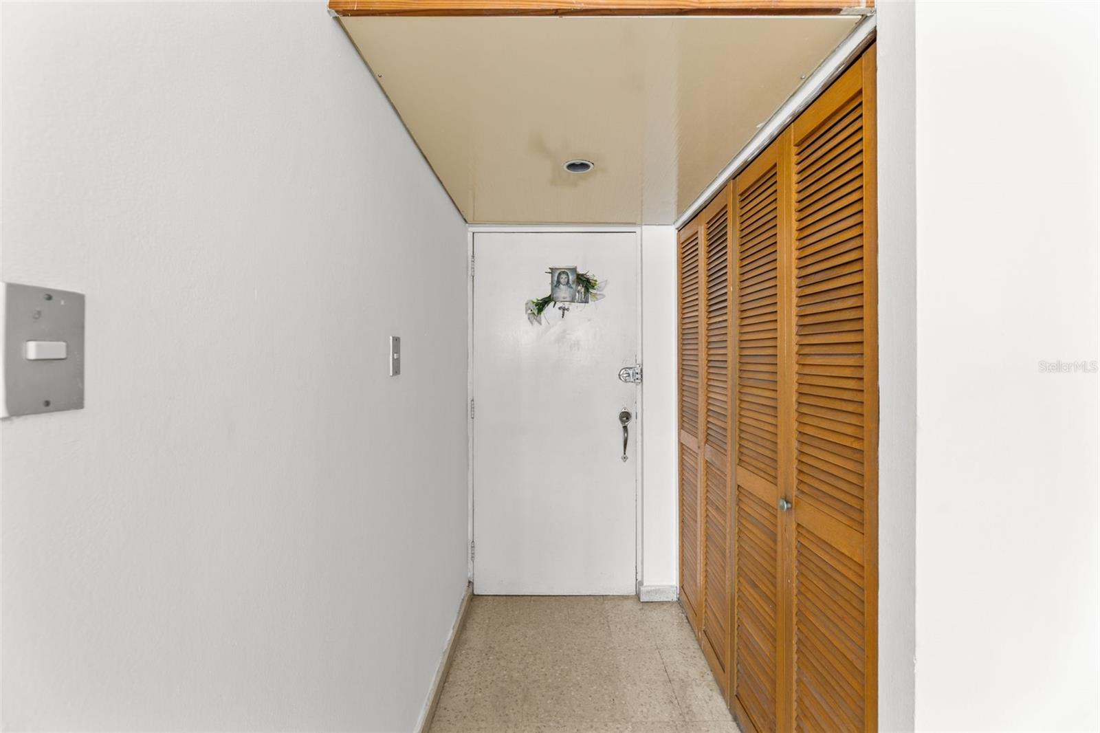 CONDOMINIUM SON SID - Residential