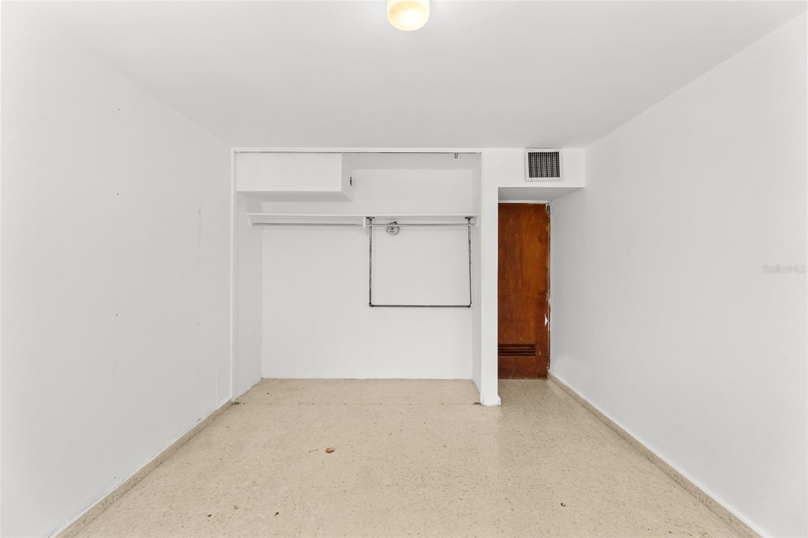 CONDOMINIUM SON SID - Residential