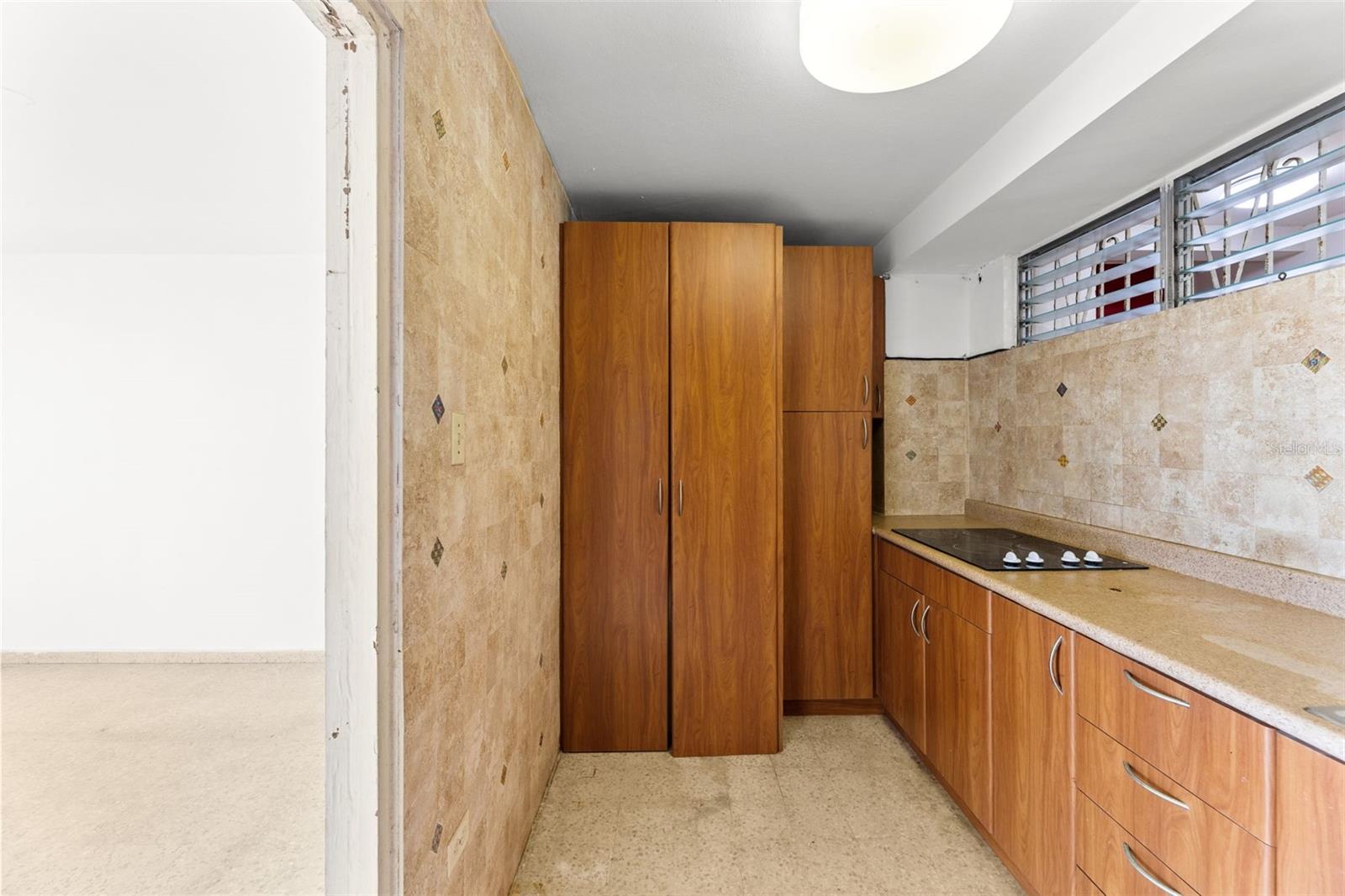 CONDOMINIUM SON SID - Residential