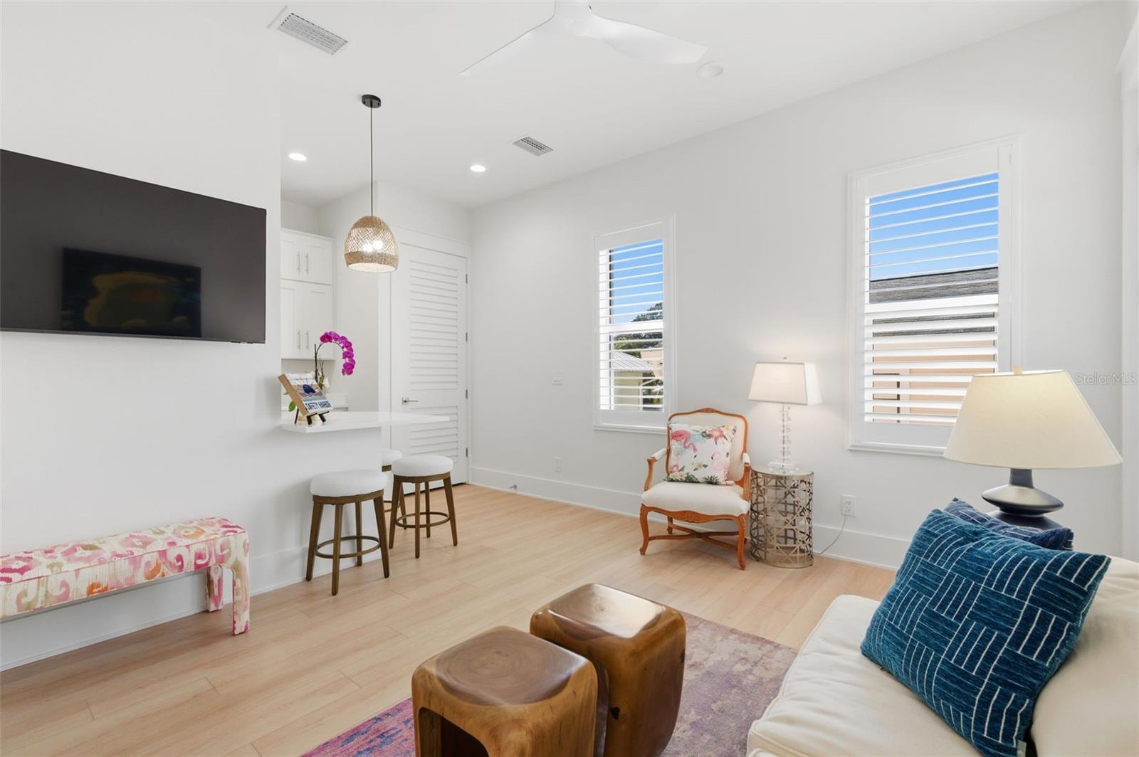 ESPIRITU SANTO SPGS - Residential Lease