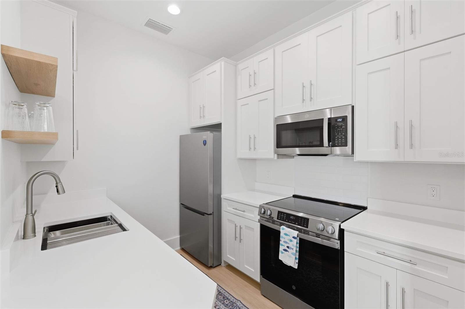 ESPIRITU SANTO SPGS - Residential Lease