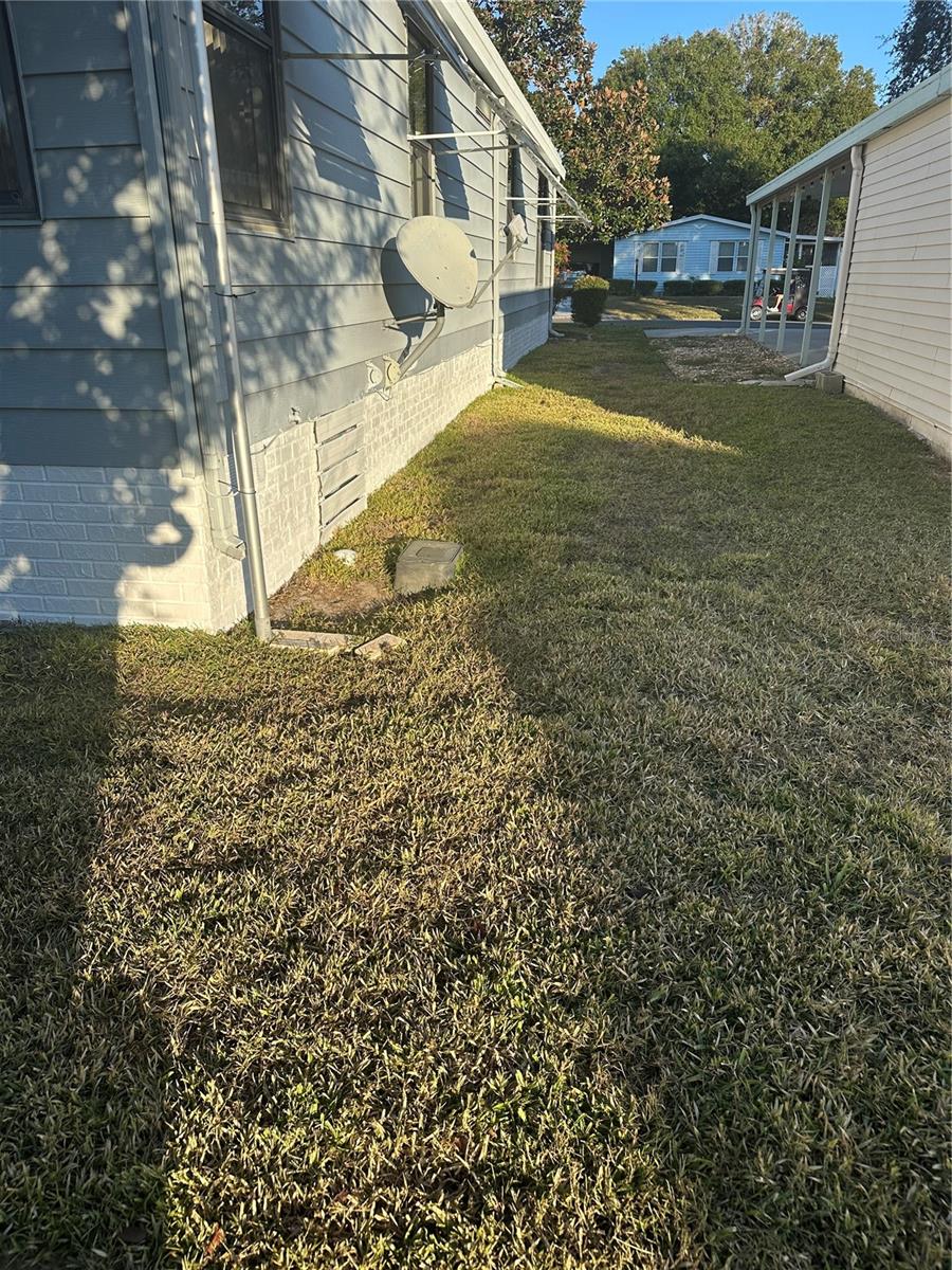 LADY LAKE ORANGE BLOSSOM GARDENS UNIT 11 - Residential