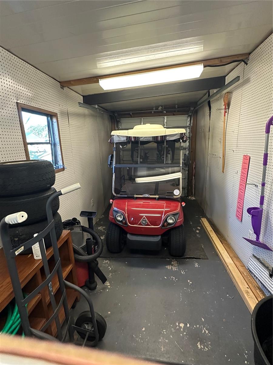 LADY LAKE ORANGE BLOSSOM GARDENS UNIT 11 - Residential