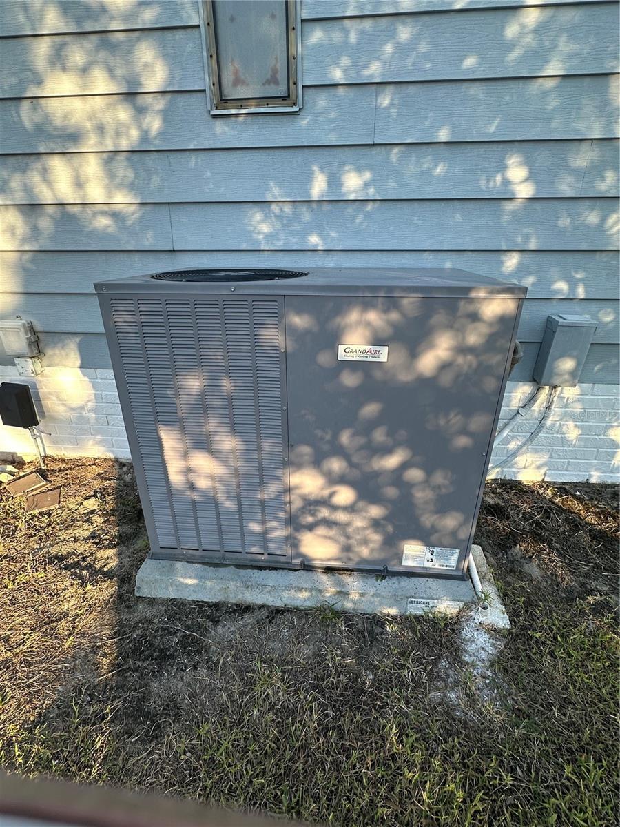 LADY LAKE ORANGE BLOSSOM GARDENS UNIT 11 - Residential