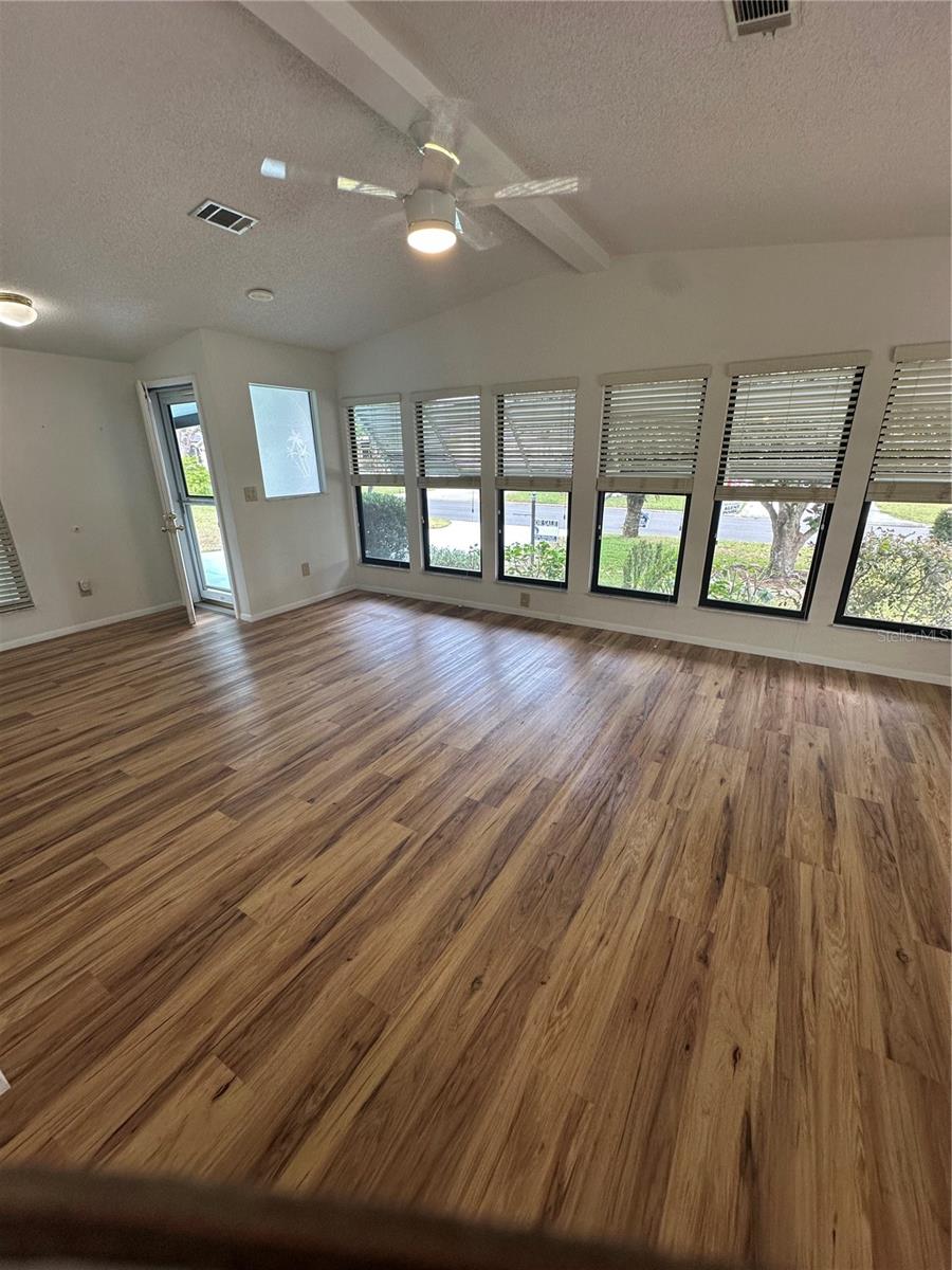 LADY LAKE ORANGE BLOSSOM GARDENS UNIT 11 - Residential