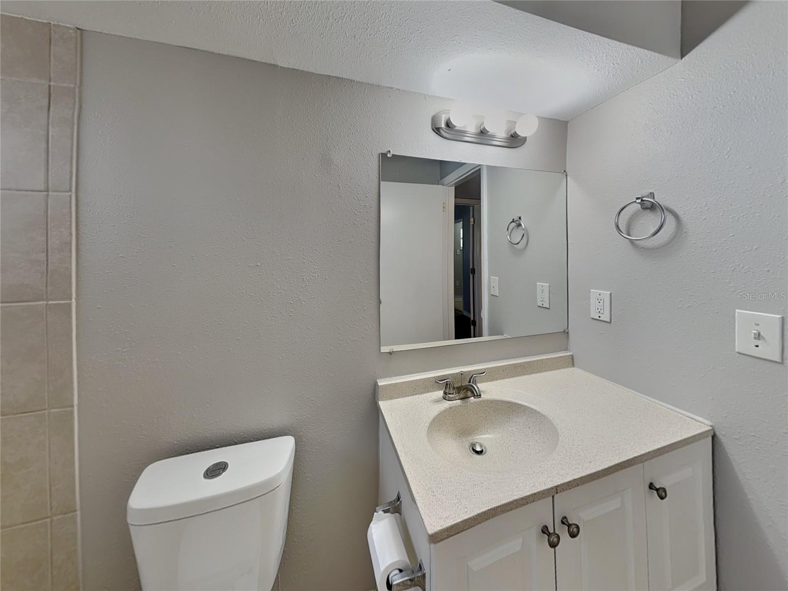 BRENTWOOD ESTATES - Residential Lease