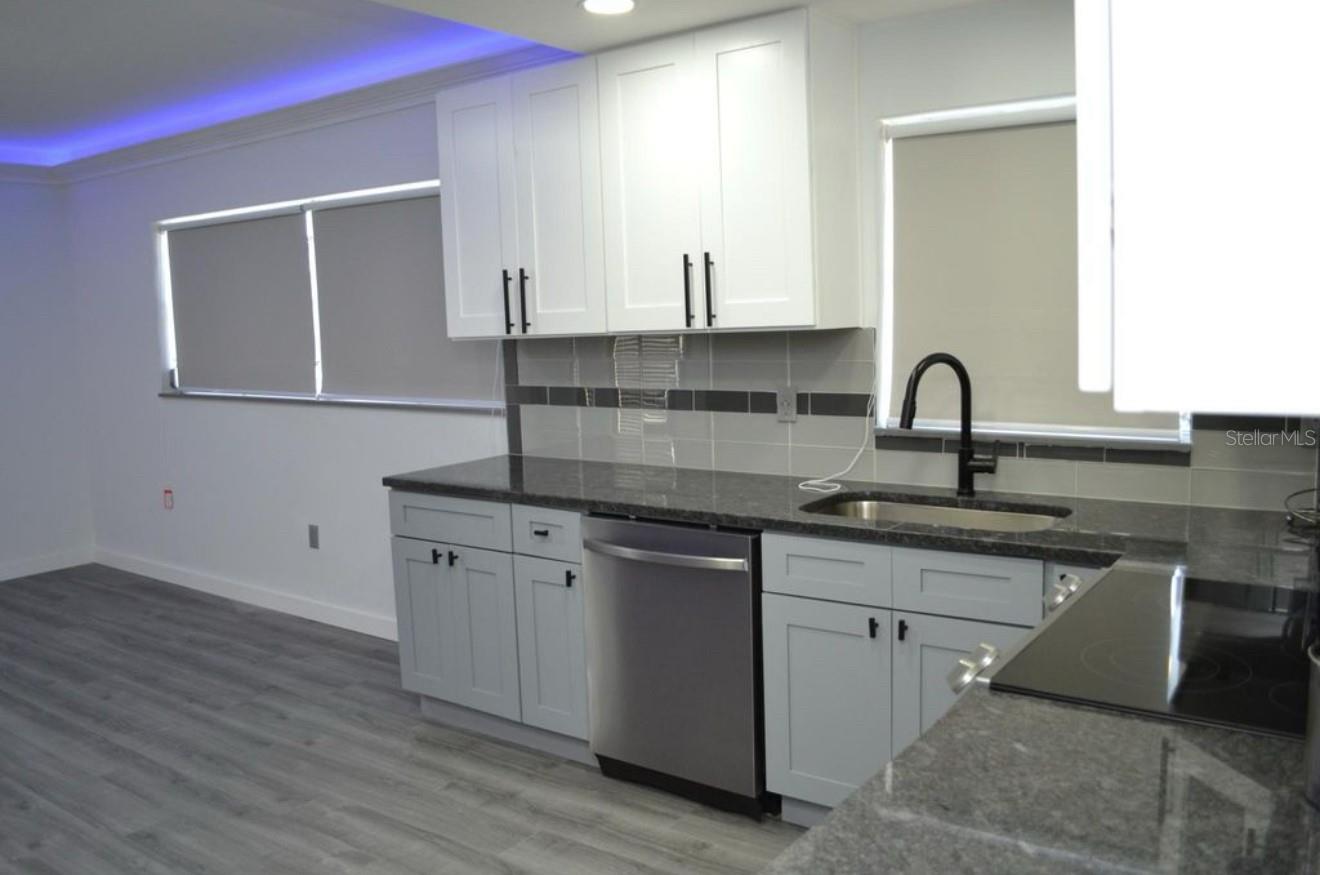 DON CE-SAR PLACE - Residential Lease