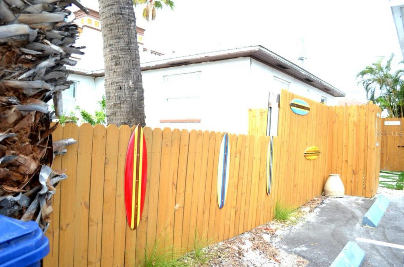 DON CE-SAR PLACE - Residential Lease