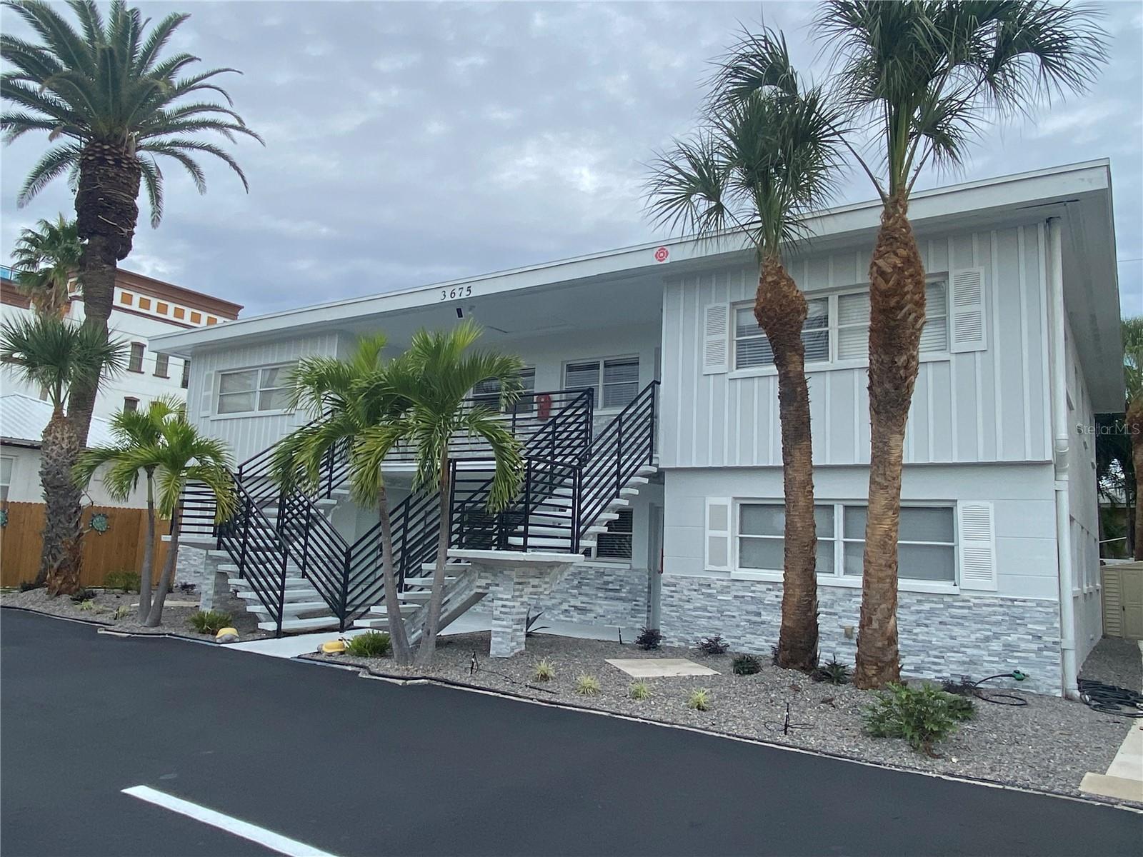 DON CE-SAR PLACE - Residential Lease