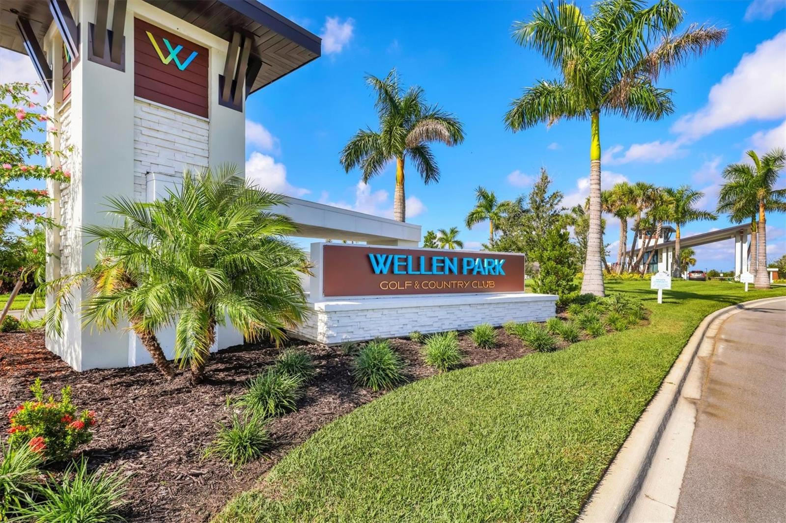 WELLEN PARK GOLF & COUNTRY CLUB - Residential