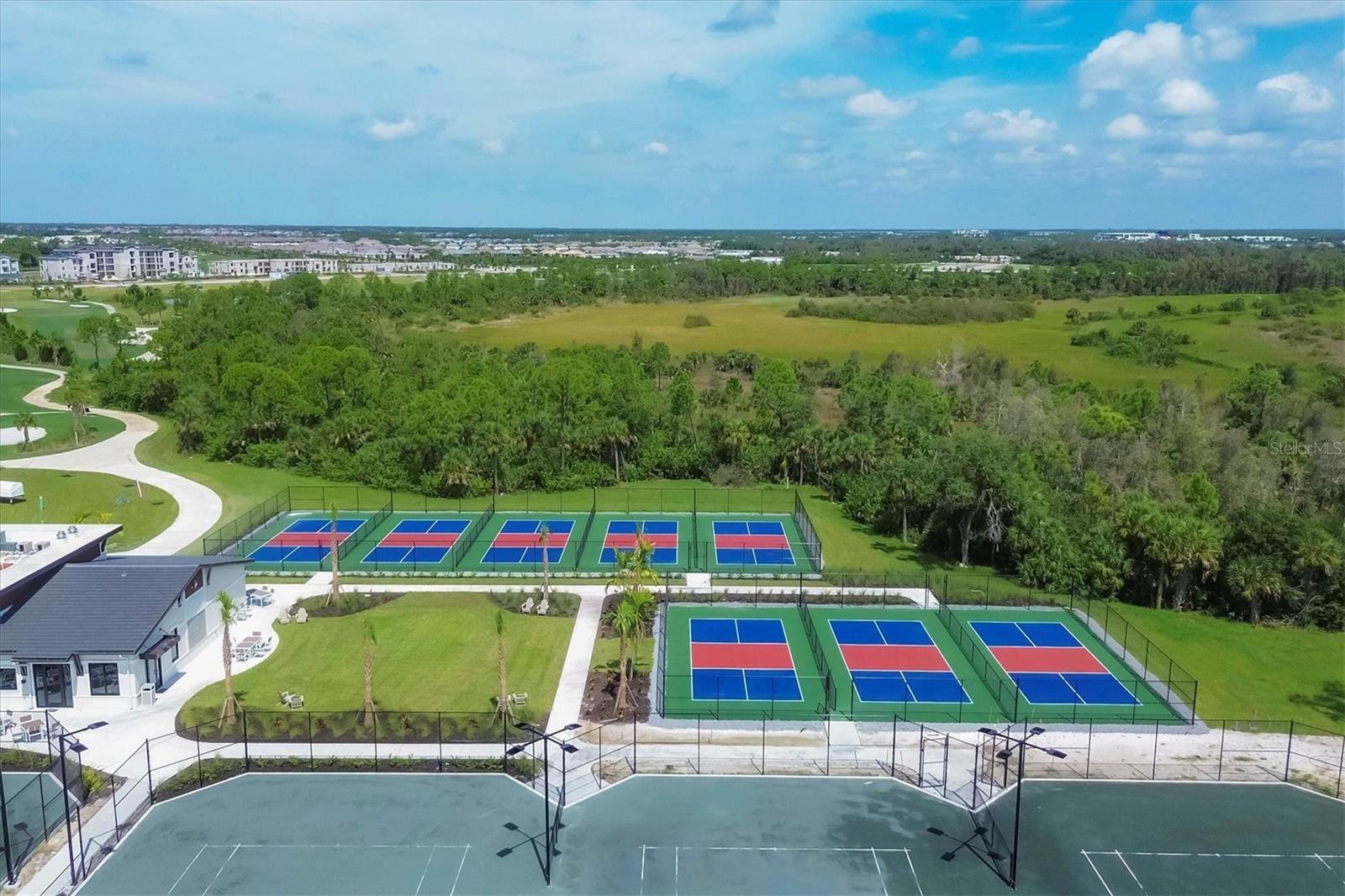 WELLEN PARK GOLF & COUNTRY CLUB - Residential