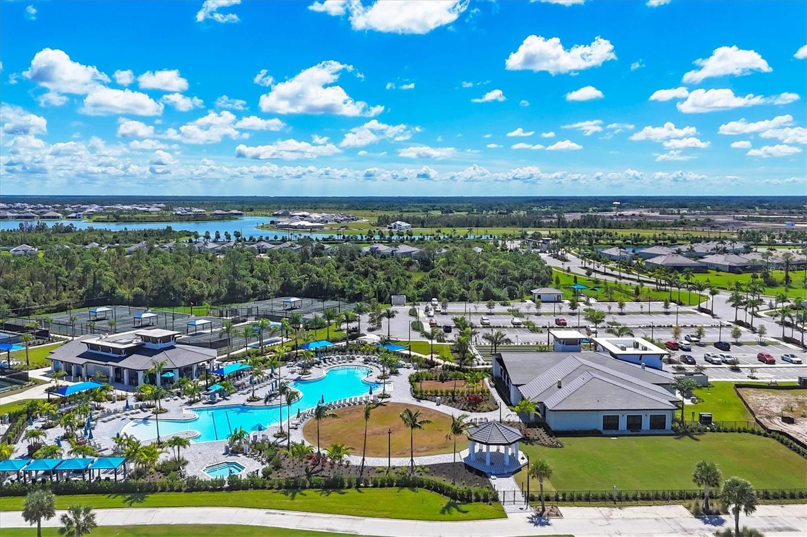 WELLEN PARK GOLF & COUNTRY CLUB - Residential