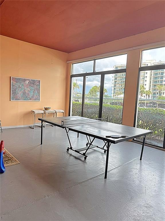DIAMOND ISLE CONDO - Residential Lease