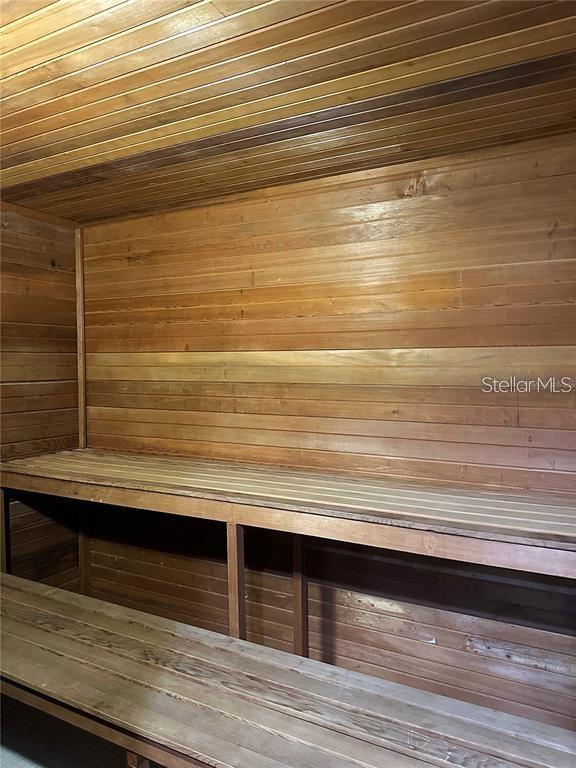 DIAMOND ISLE CONDO - Residential Lease