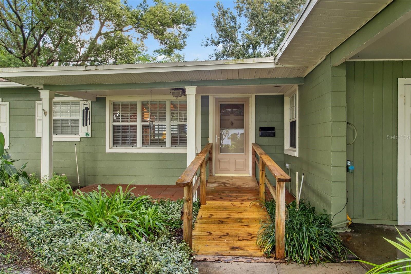 4099 SHORECREST DRIVE