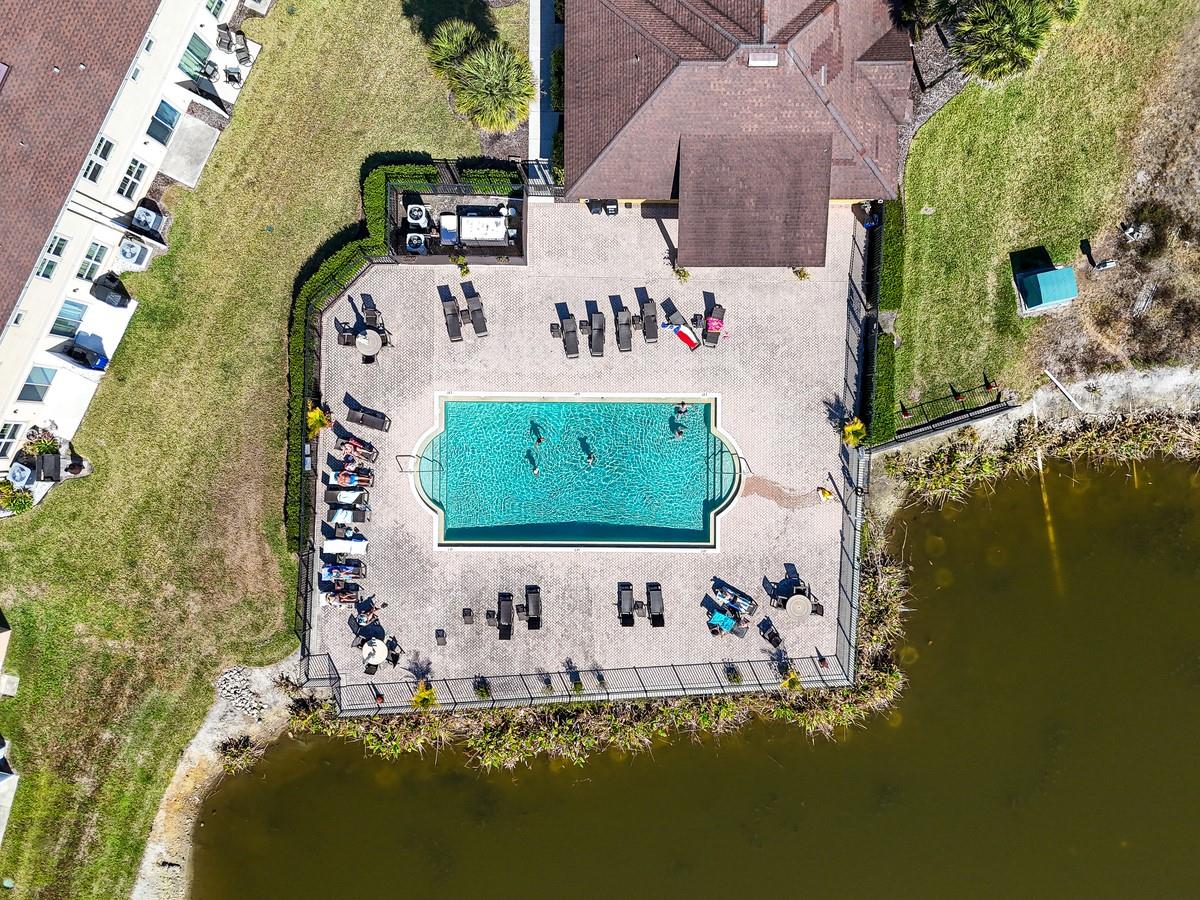 BAYSHORE COMMONS - Residential