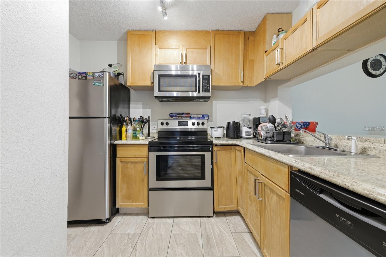5219 VIA HACIENDA CIRCLE B111