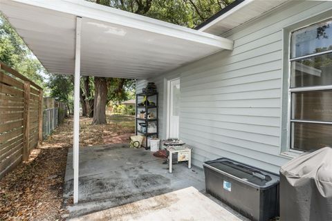 A home in LAKELAND