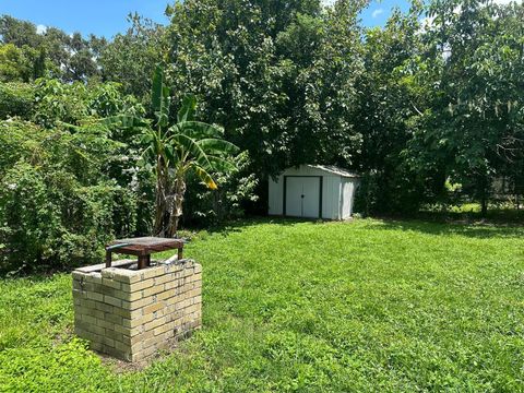 A home in WINTER HAVEN