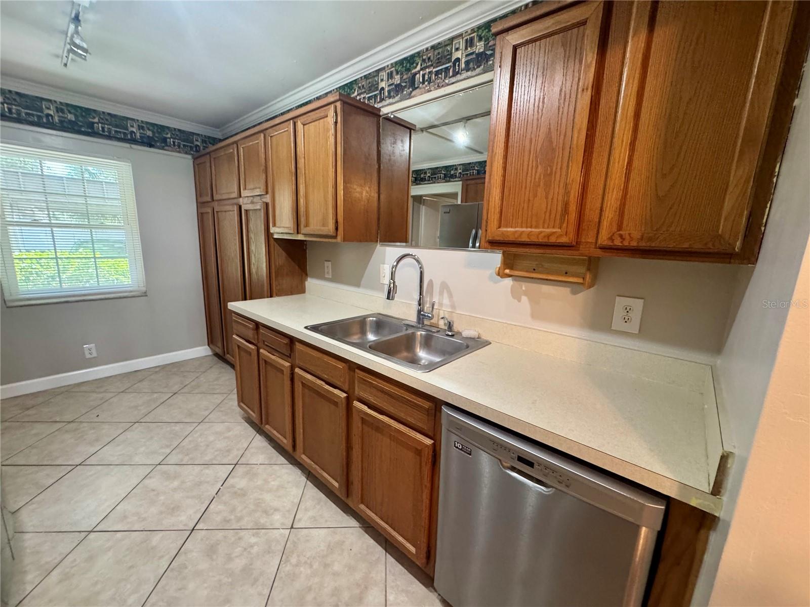 CORDOVA GREENS CONDO - Residential Lease