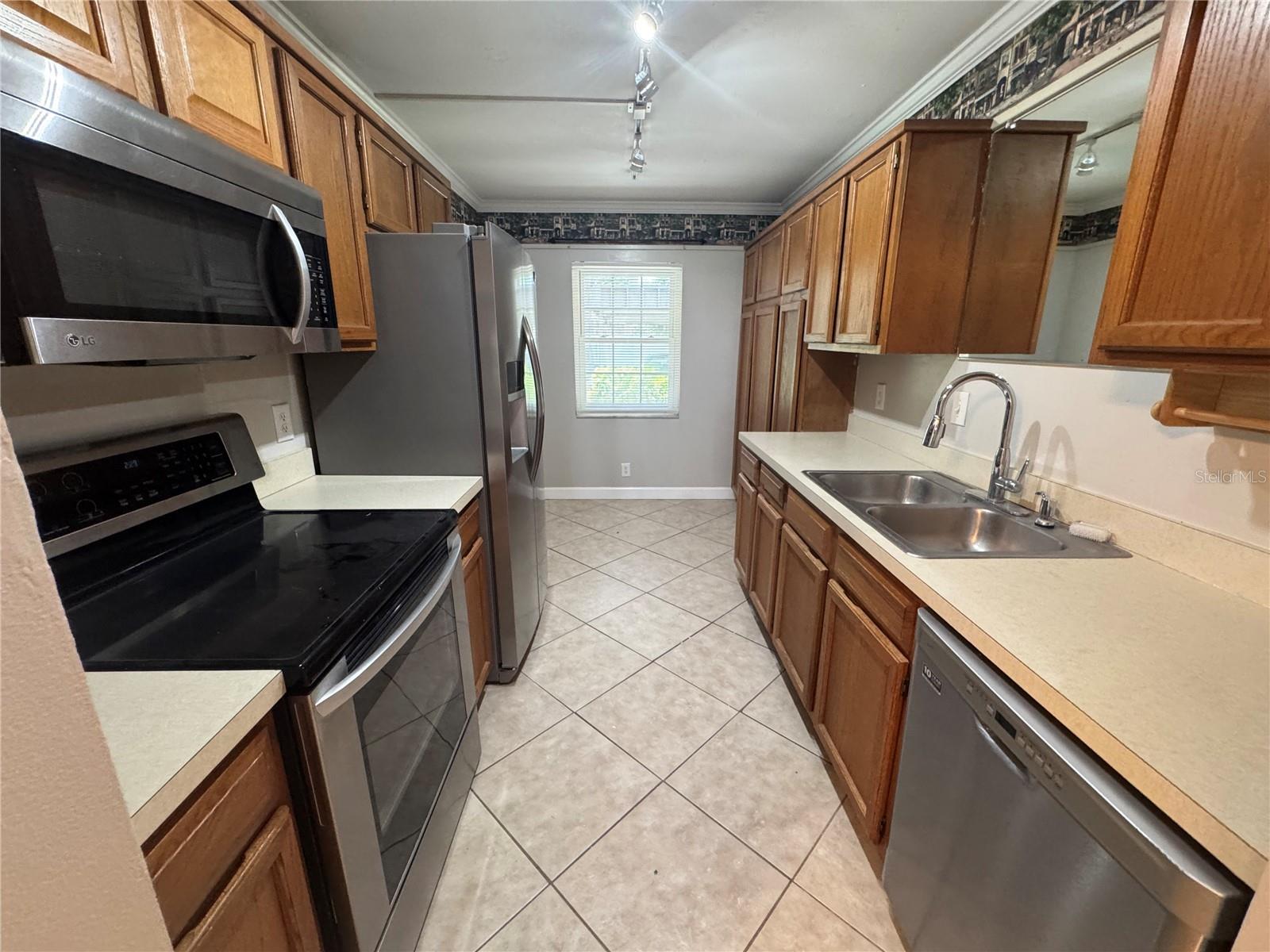 CORDOVA GREENS CONDO - Residential Lease