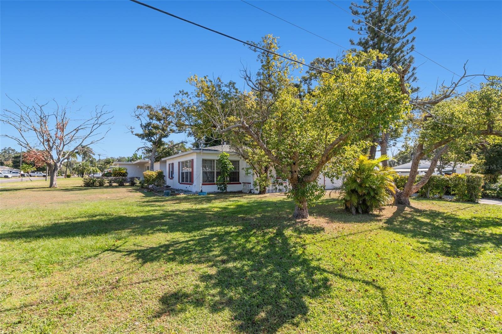 EDGEWATER ESTATES - Residential