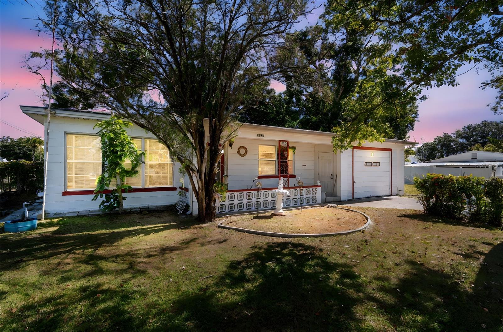 EDGEWATER ESTATES - Residential