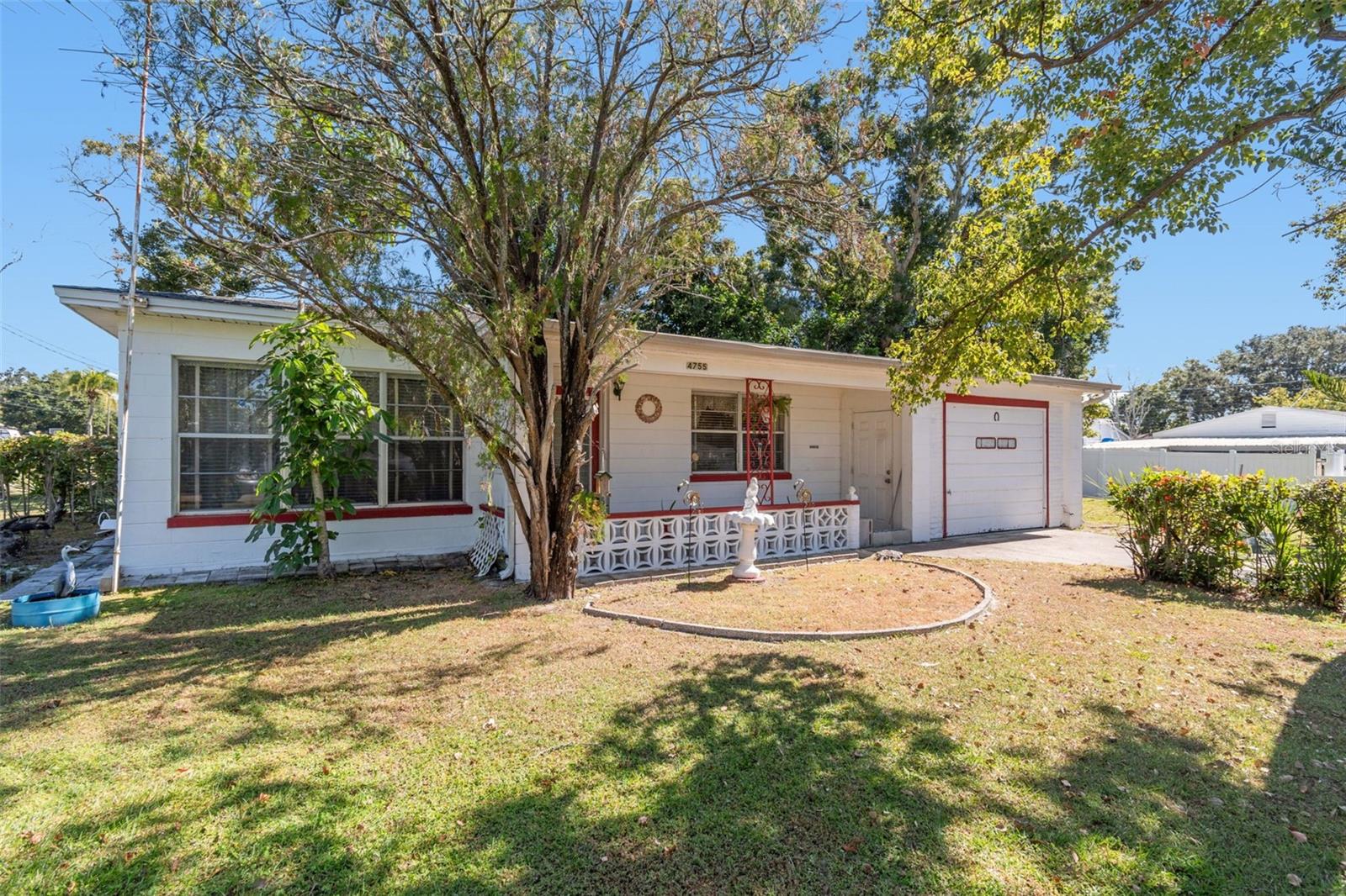 EDGEWATER ESTATES - Residential