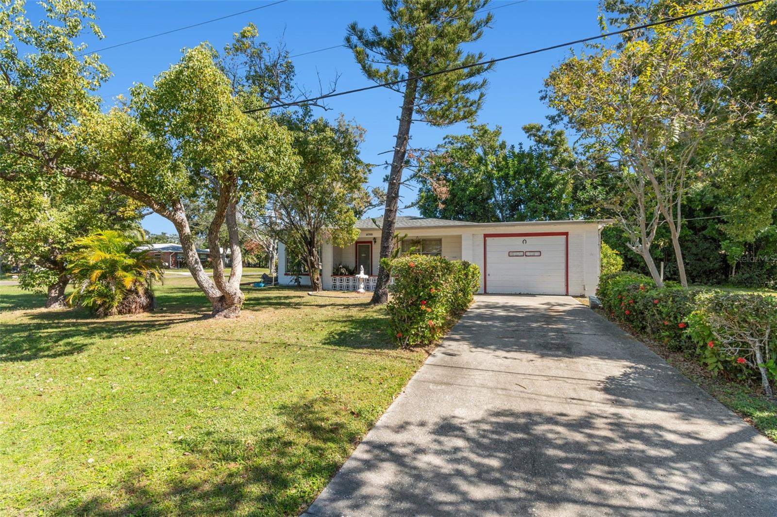 EDGEWATER ESTATES - Residential