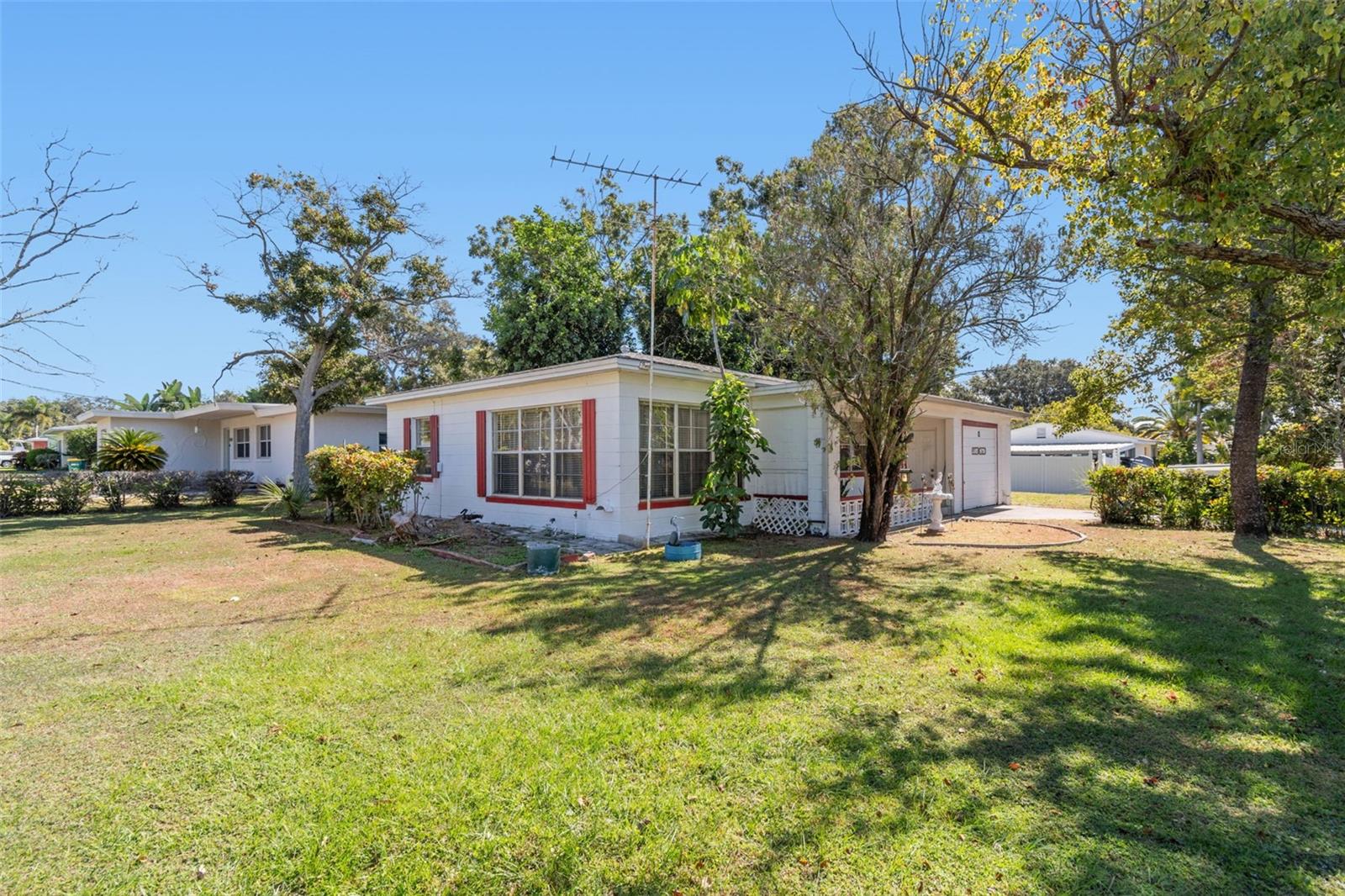 EDGEWATER ESTATES - Residential