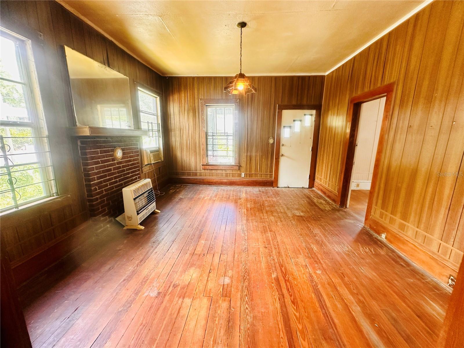 724 NW 3RD STREET
