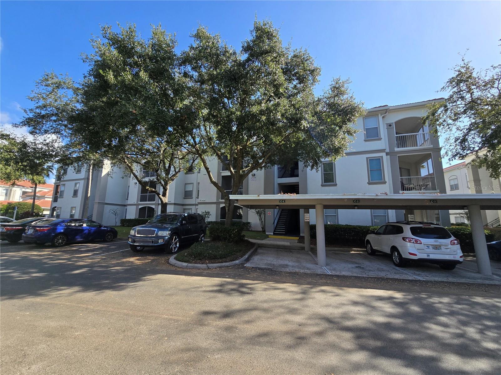 Nice 2 Bed, 2 Bath second floor condo in desirable Bella Terra Community.
Unit is well located close to community amenities and lake view balcony.
Laminate flooring in living area and bedrooms. Tile in wet areas. Split floor plan with walk in closet in both bedrooms,
Community is gated with communal amenities to include pool, fitness, recreational areas and pathways along the lake.
Great location and great schools. Short distances to shopping and dining with easy access to city roads and highways.
Water utility to be an additional charge to rent,
Call for a viewing today.