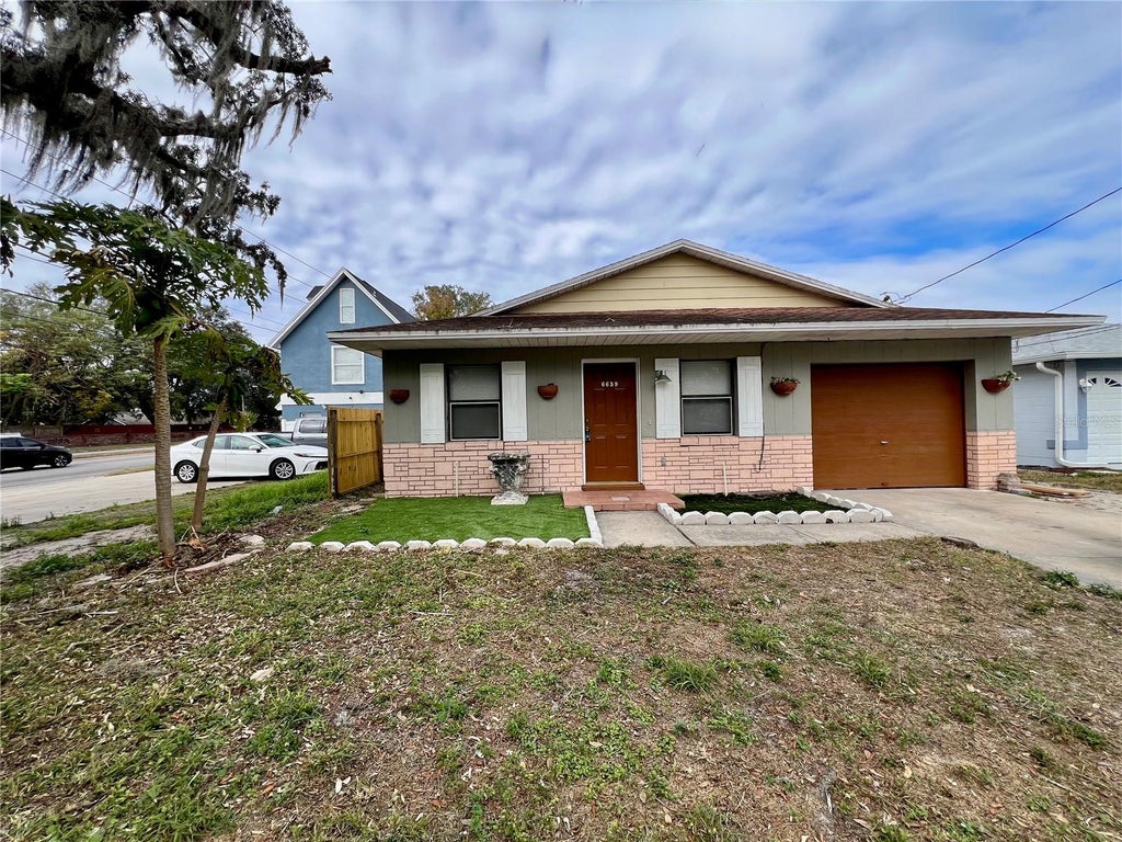 Photo of 6659 Westmont Drive, Orlando, FL 32835 (MLS # O6429329)