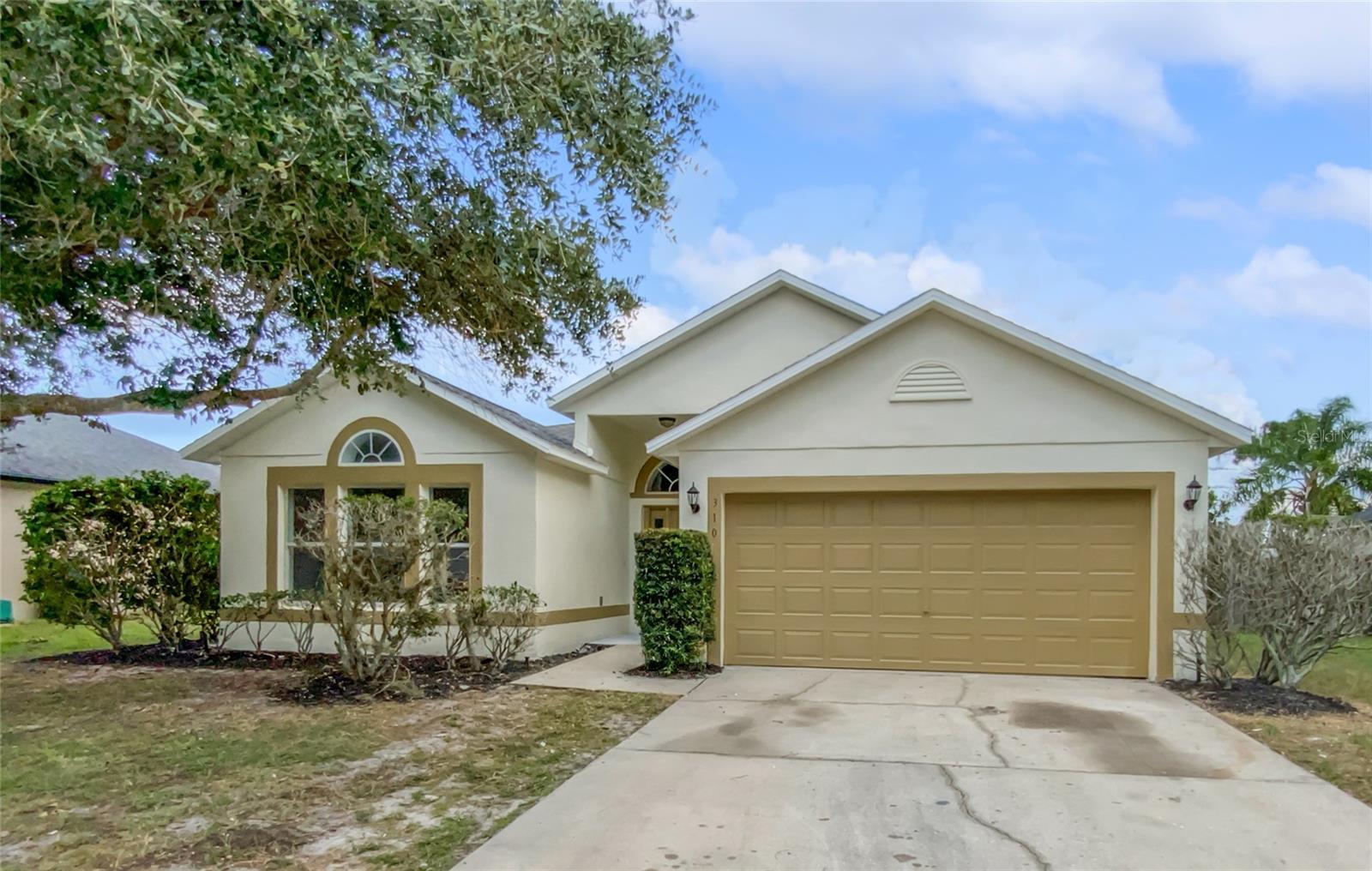One or more photo(s) has been virtually staged. Welcome to this spacious 4-bedroom, 2-bath home nestled on a quiet cul-de-sac street in a family-friendly community with A-rated schools, including sought-after Hagerty High. This beautifully designed home features an open, split-bedroom floorplan with vaulted ceilings and elegant arched doorways, creating a bright and airy atmosphere throughout.
The heart of the home is the updated kitchen, complete with granite countertops, stainless steel appliances, a breakfast bar, and a cozy breakfast nook. The layout includes a formal dining and living room combo, plus a separate sitting room—offering flexible spaces for relaxing or entertaining.
The private master suite offers a spacious ensuite bath with a dual vanity, garden tub, separate shower, and a large walk-in closet. Additional highlights include an inside laundry room, 2-car garage, screened-in back patio, and a fully fenced backyard—perfect for pets, play, or enjoying Florida’s beautiful weather.
Located just minutes from the 419, SR 50, 408, 417, and UCF, this home offers unbeatable convenience. You're also just 15 minutes to Waterford Lakes Town Center, 30 minutes to Cocoa Beach, 35 minutes to theme parks, and 45 minutes to Daytona Beach. With a low HOA and a prime location, this home offers the perfect blend of comfort, convenience, and community.