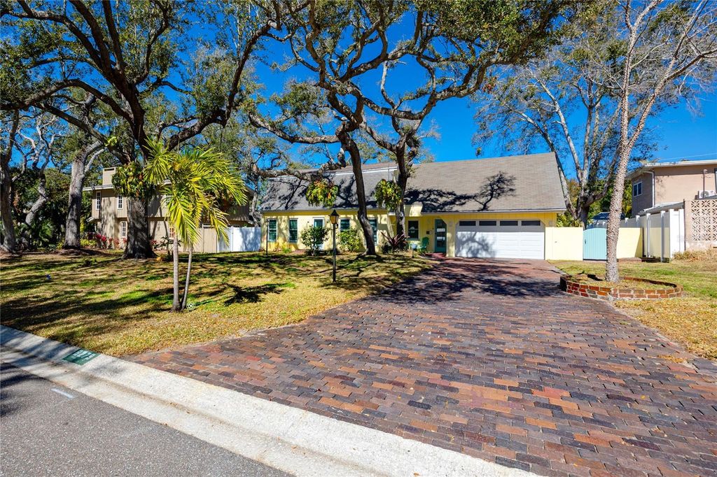 Photo of 8279 29th Avenue N, St Petersburg, FL 33710 (MLS # TB8473658)