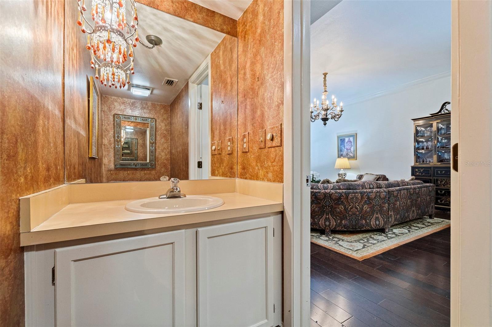 DAVIS ISLANDS PB10 PG52 TO 57 - Residential