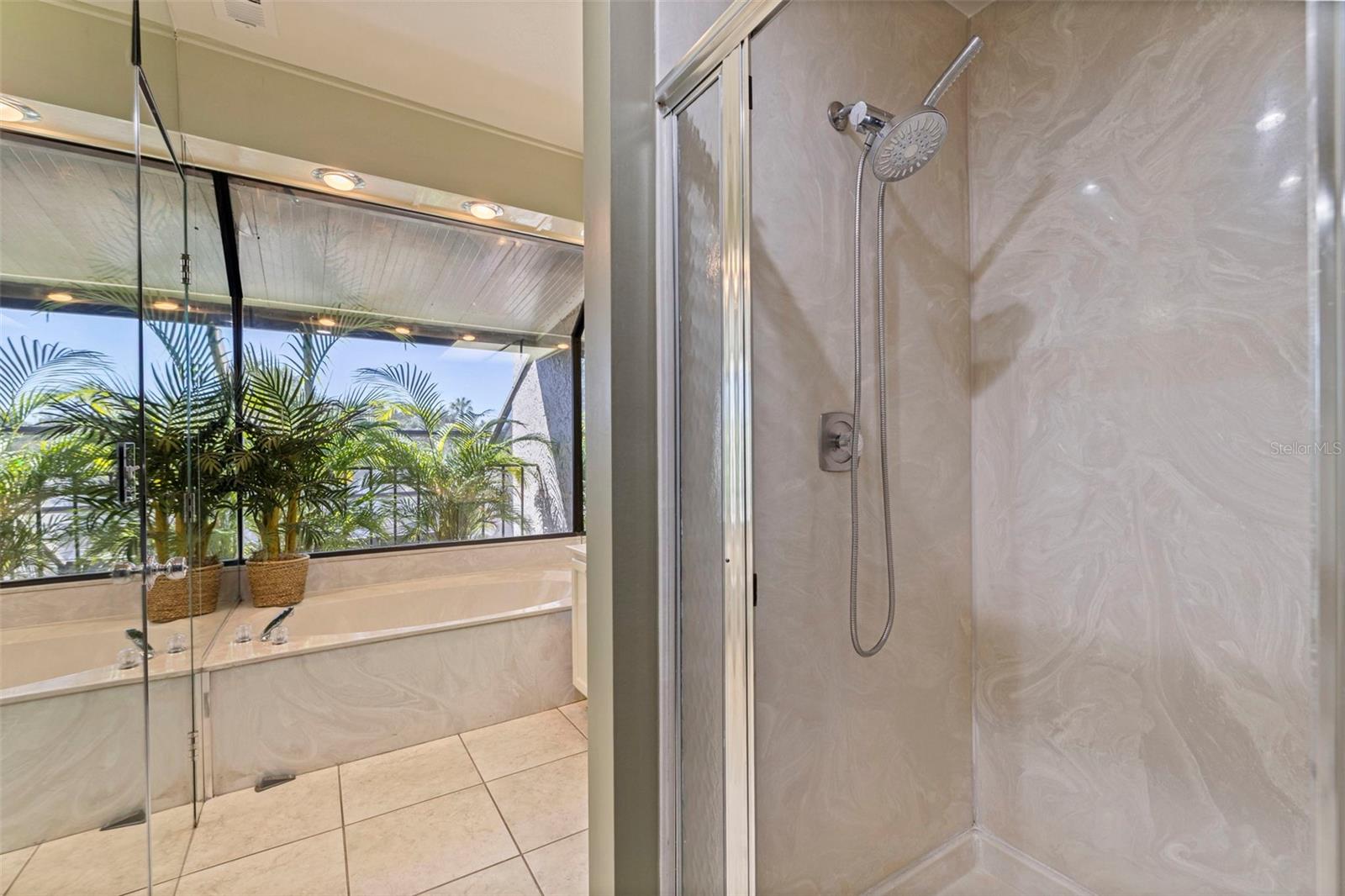 DAVIS ISLANDS PB10 PG52 TO 57 - Residential