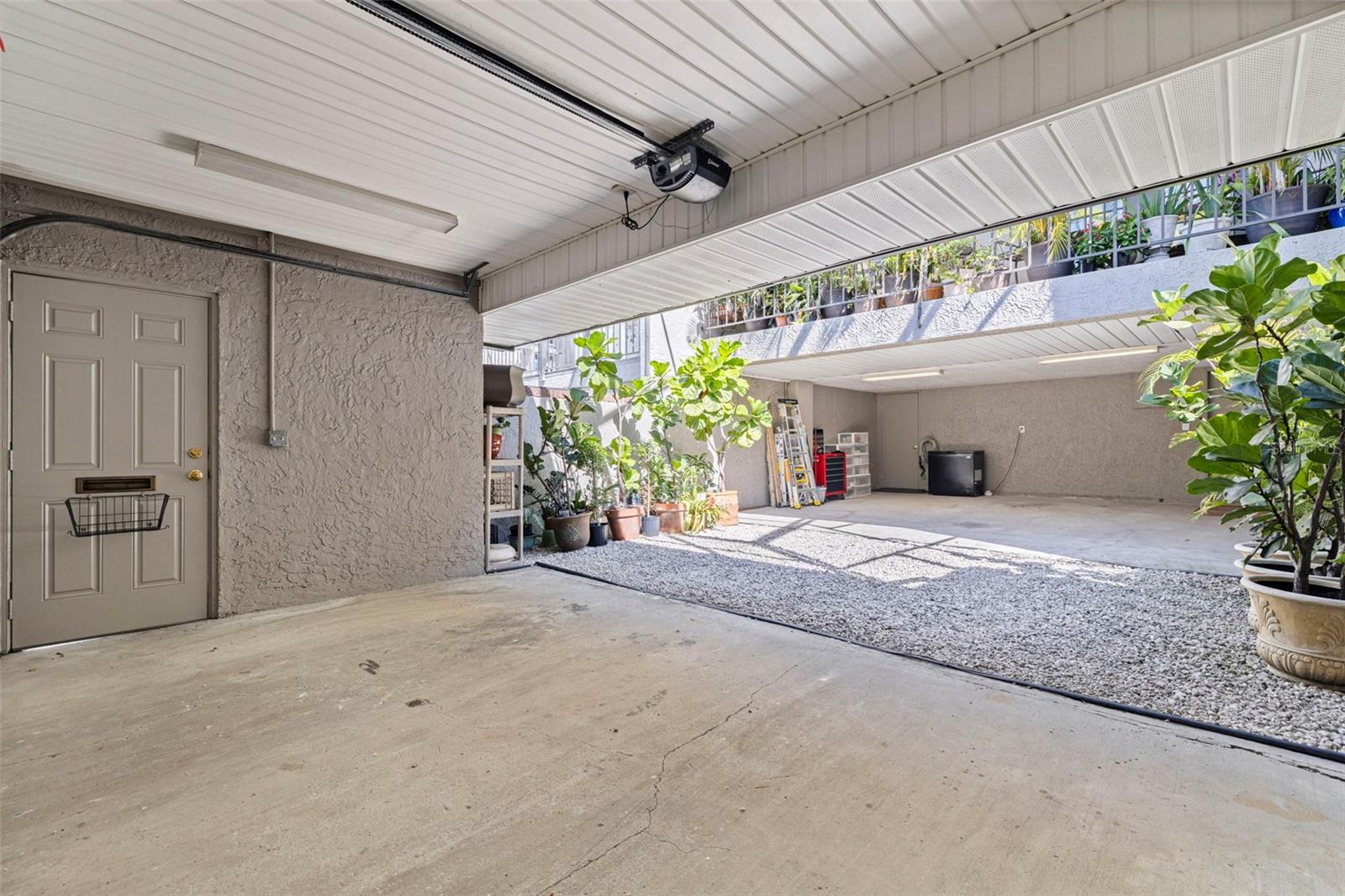 DAVIS ISLANDS PB10 PG52 TO 57 - Residential