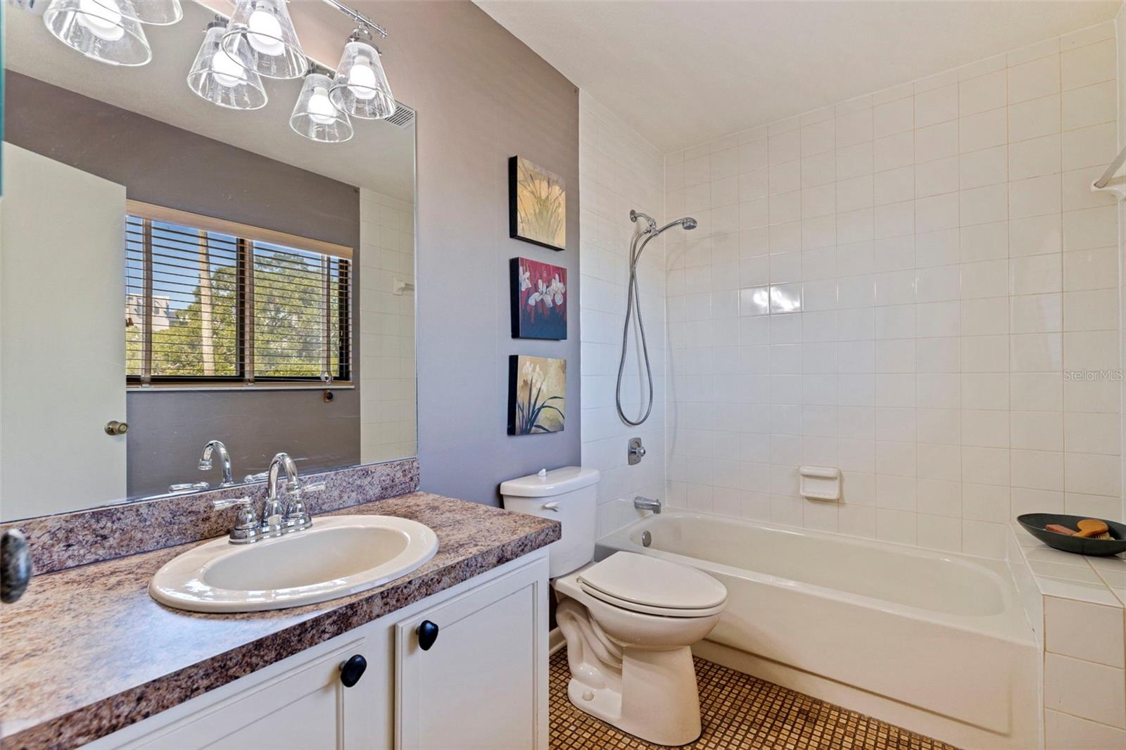 DAVIS ISLANDS PB10 PG52 TO 57 - Residential