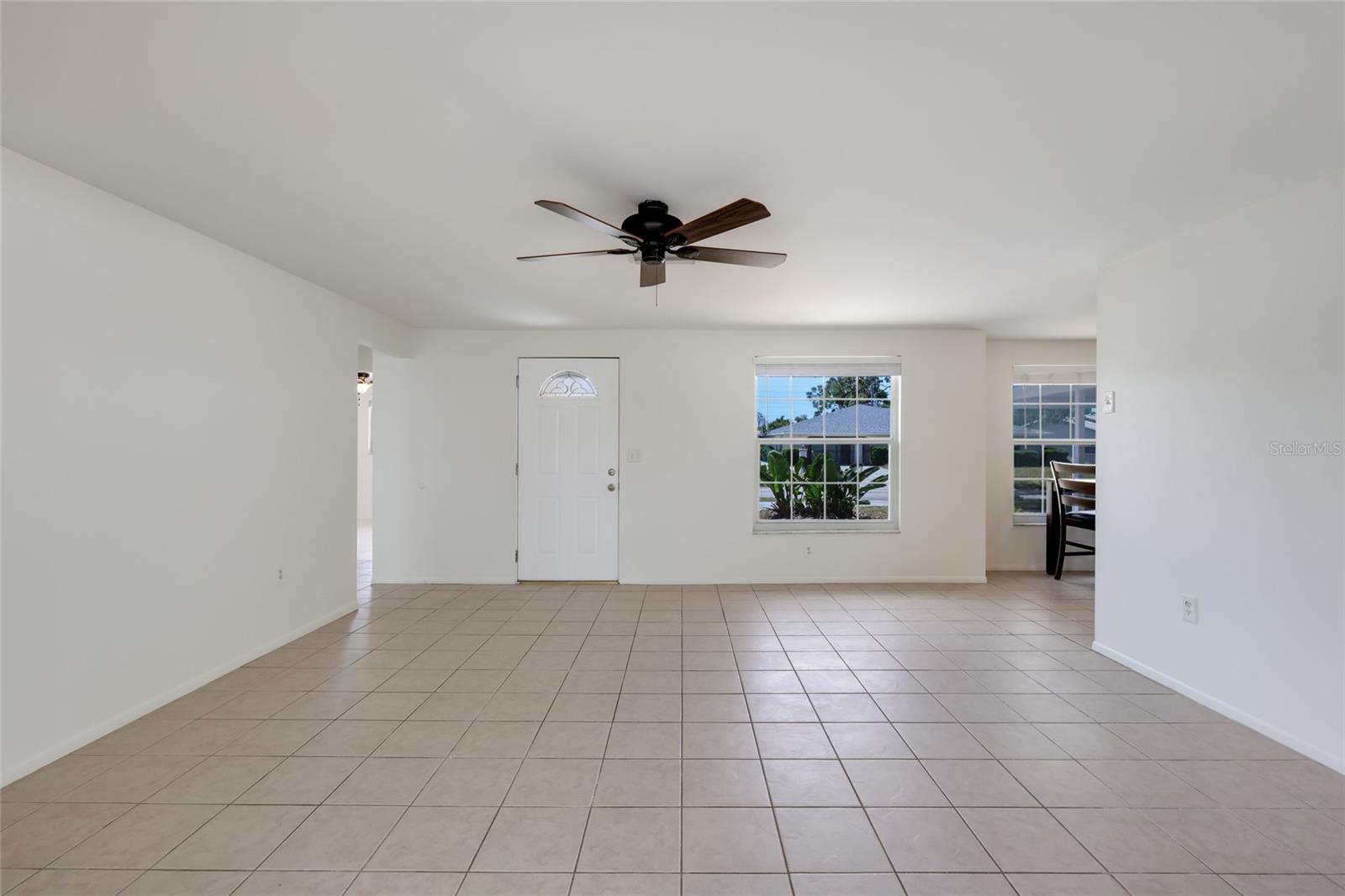 TROPICAL SHORES - Residential