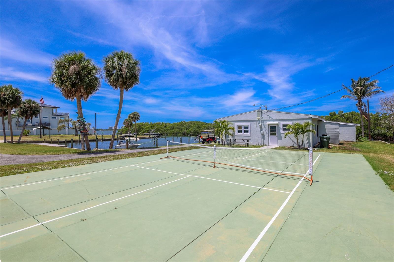 TROPICAL SHORES - Residential