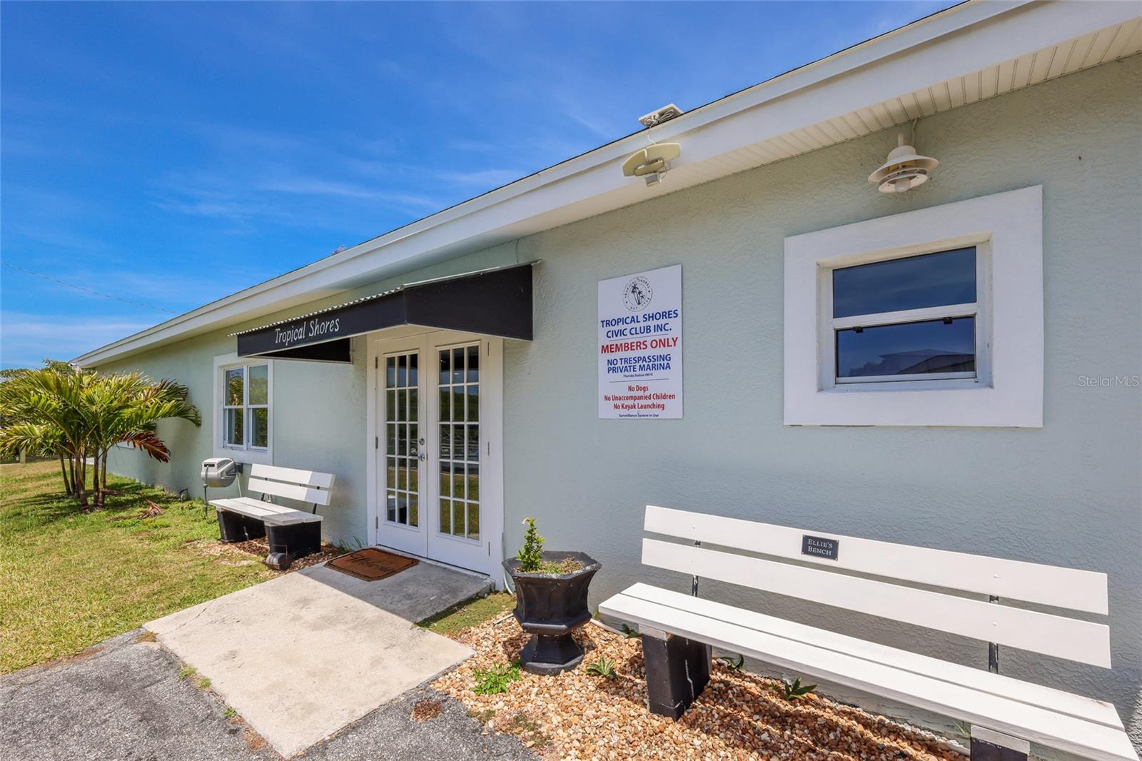 TROPICAL SHORES - Residential